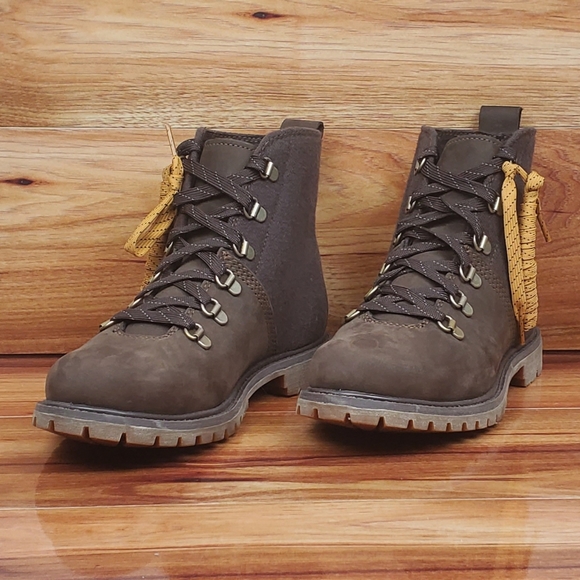 Timberland Logo Embroidered Brown Winter Boot - Picture 2 of 8